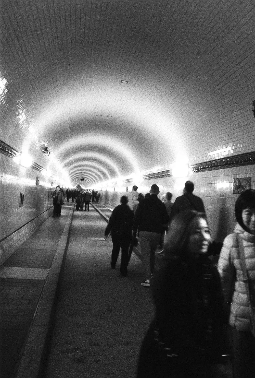 människor i alter elbtunnel, hamburg